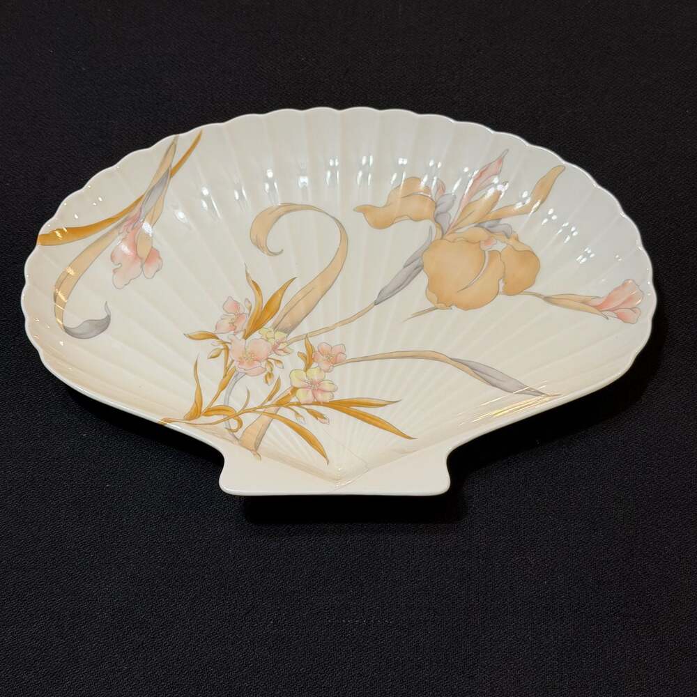 Vintage Toyo Japan French Orchid Shell Shaped Porcelain Serving / Trinket Dish
